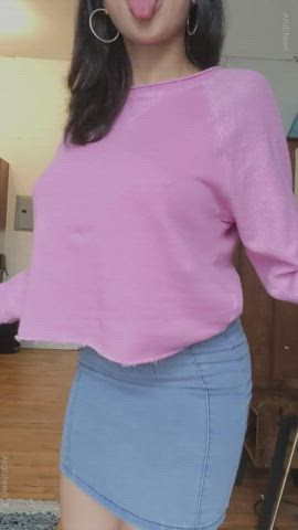 Do you like cute girls with big boobs? : video clip