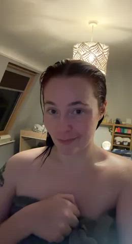 You look like you could use titties today [OC] : video clip