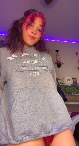 I love how my 18yo tits bounce : video clip