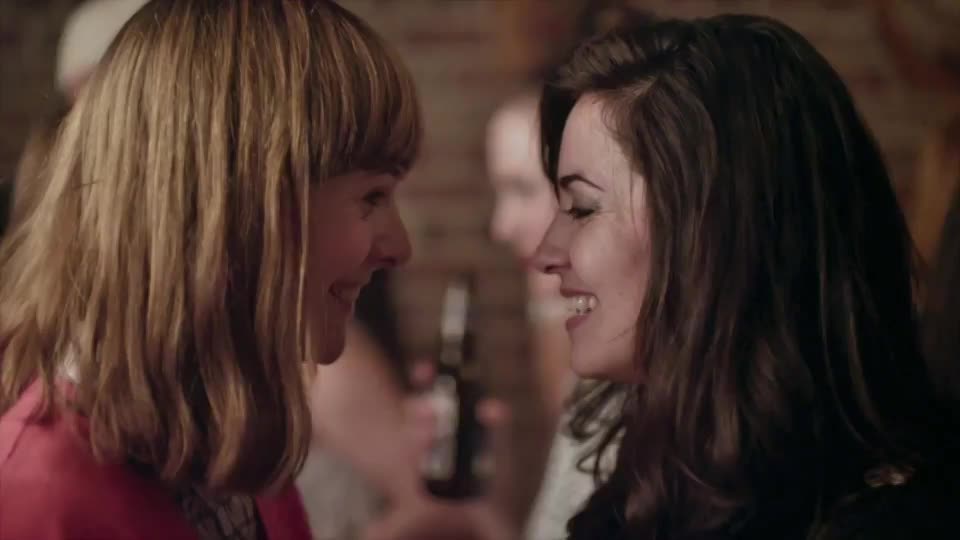 Birthday Babe: Kimberly Laferriere (& Alexa-Jeanne Dubé) in Féminin/Féminin [S1E5-2014] : video clip