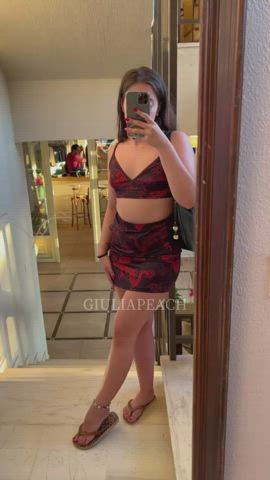 I wonder how many men will look at me today : video clip