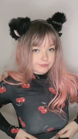 I'm 19 but my boobs are still growing 🤤 : video clip