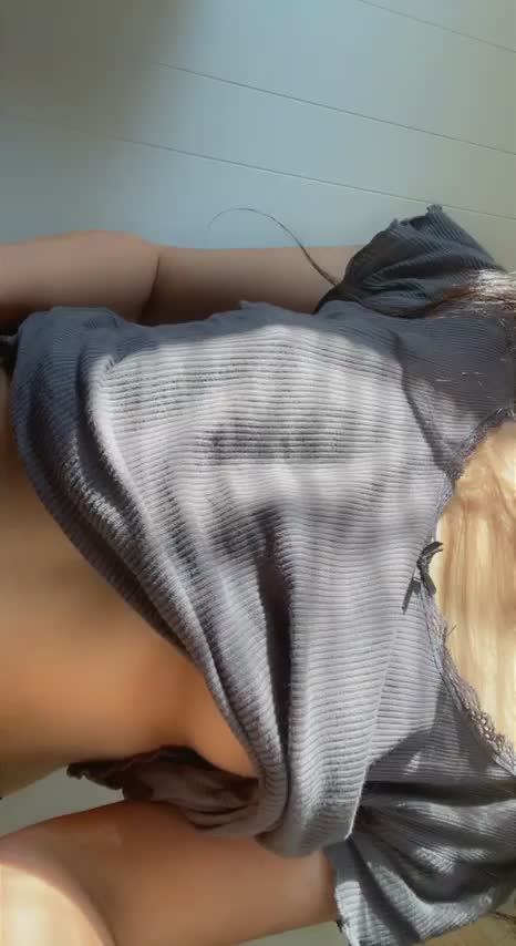 I want to have you attention (f) : video clip