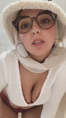 I wanna let one lucky older guy cum on my ass multiple times 😘 : video clip
