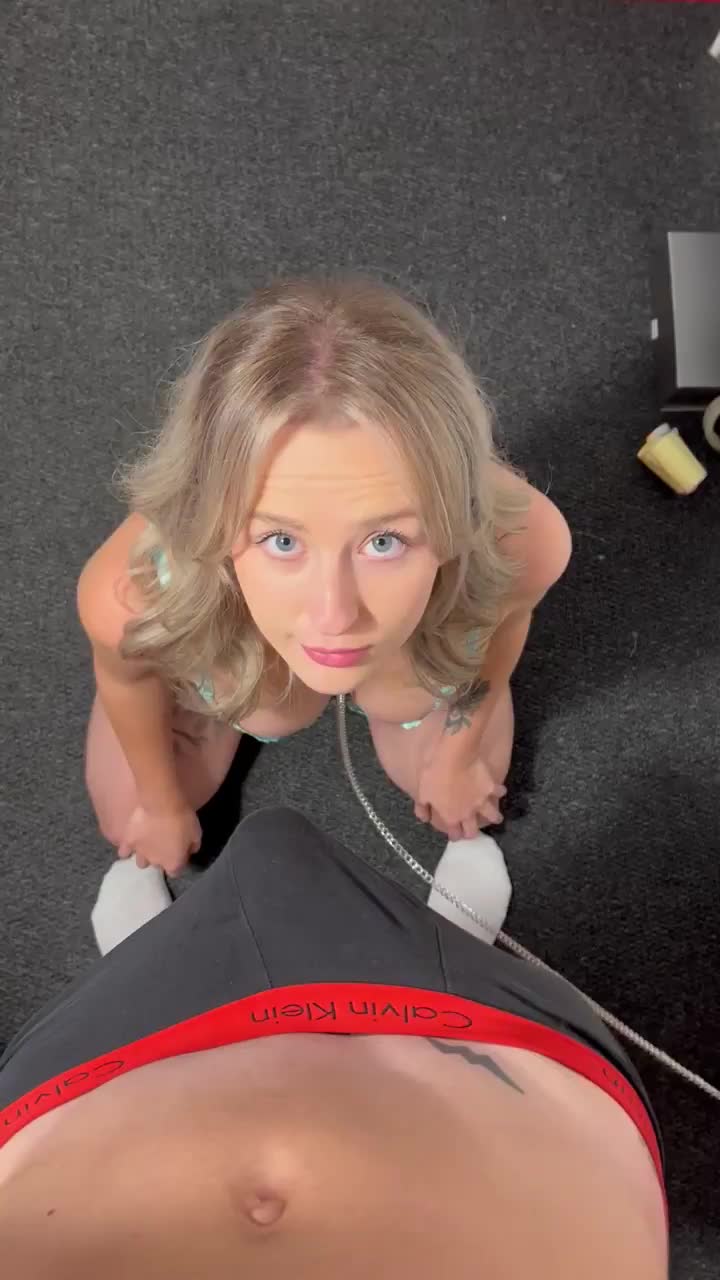 I’m always happy to pull out a hard cock : video clip