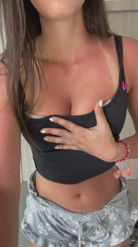 aaYou're not touching my curves, so they're angry : video clip