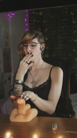 Good boys let hot girls take advantage of their addiction to porn and cock <3 : video clip