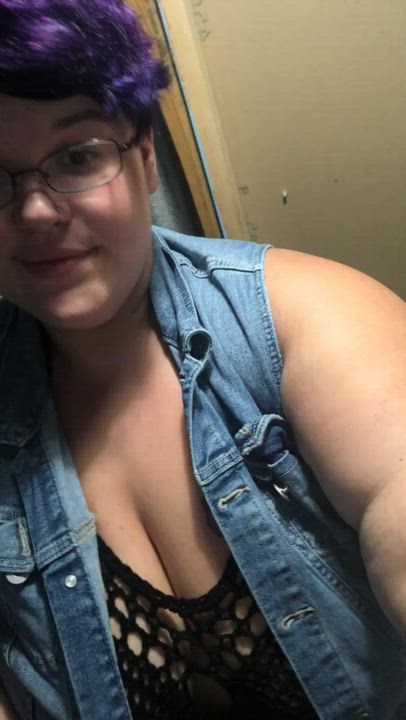 I made this new top and decided to wear it to the bar. I hope you enjoy it too 😘 : video clip