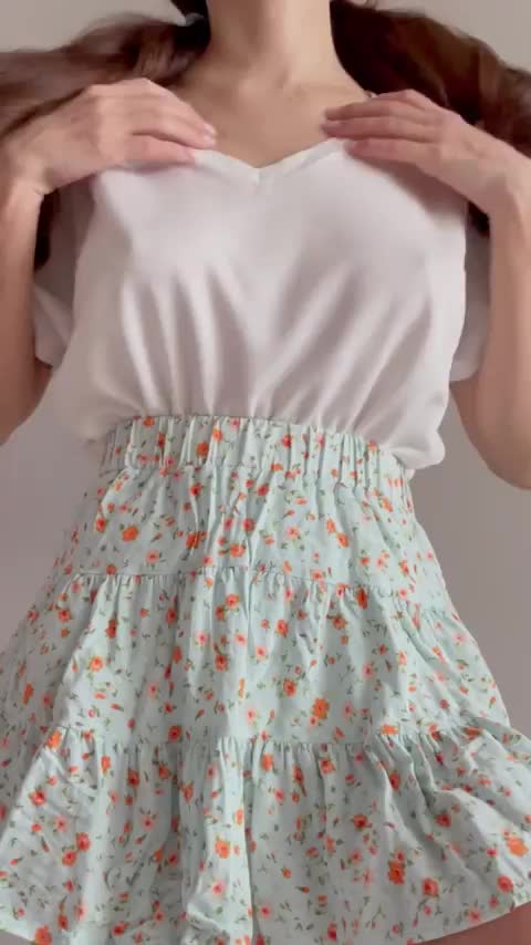 Easy access to my tits : video clip