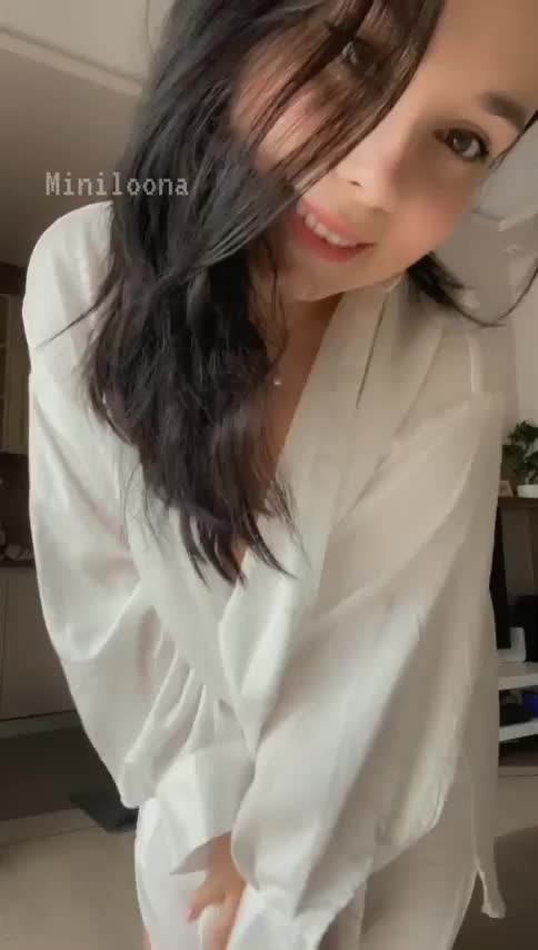 I used to hate my body (like for real) but now I think Im hot and I want to share it with you! : video clip