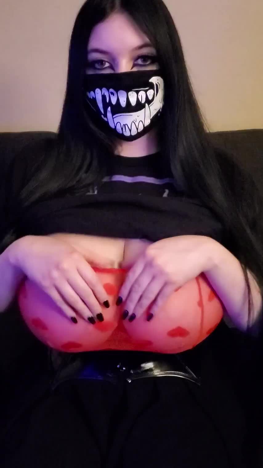 bouncing in my ❤ top : video clip