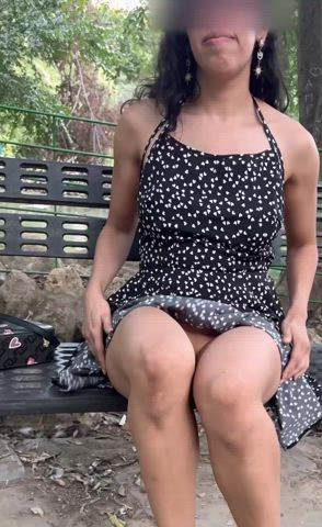 Risky flirting is a big turn on [GIF] : video clip