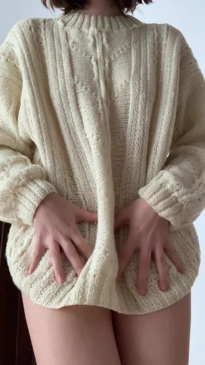 Hopefully a geeky girl like me can make your cock go crazy : video clip