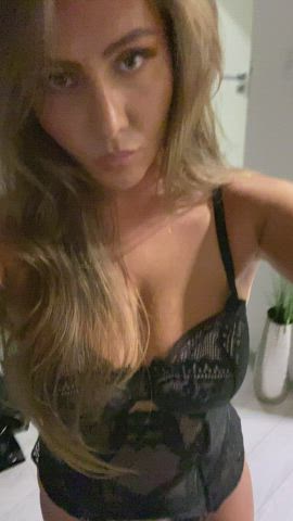 I like to play when I'm naked so tell who likes it?? : video clip