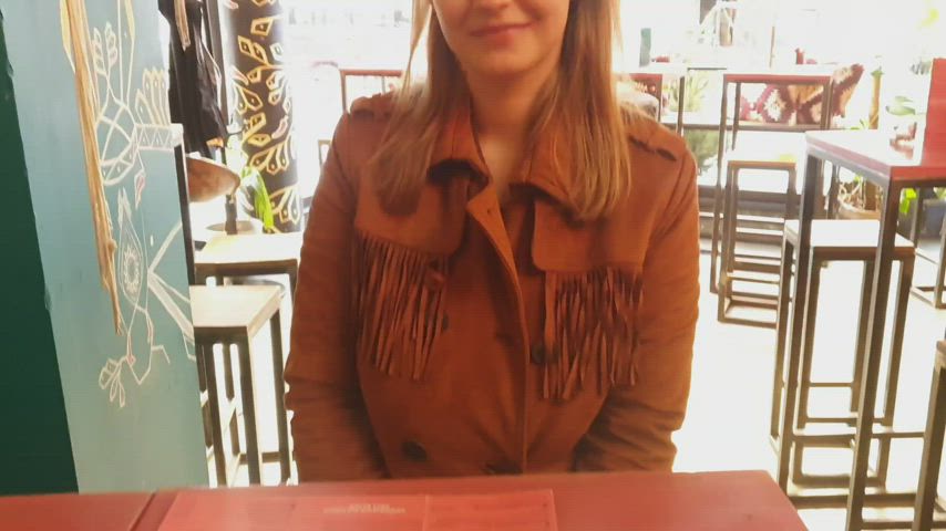 And again, big boobs and surveillance cameras in a Mexican diner. Heh [GIF] : video clip
