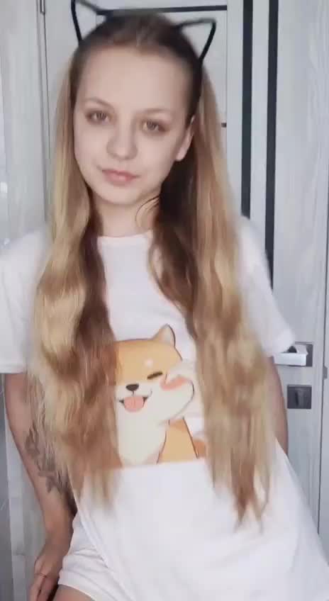 Will you spread my legs fuck my little pussy? : video clip