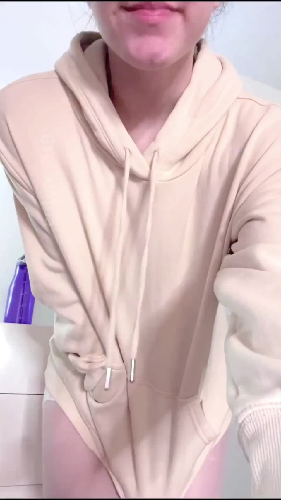 do you like girls with my body type? : video clip