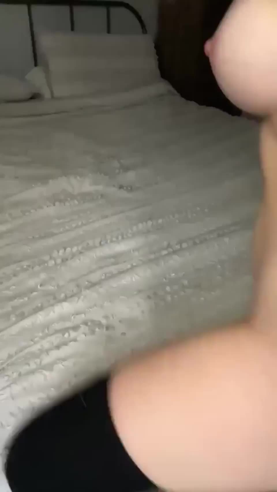 Eat my pussy or my ass 😉 : video clip