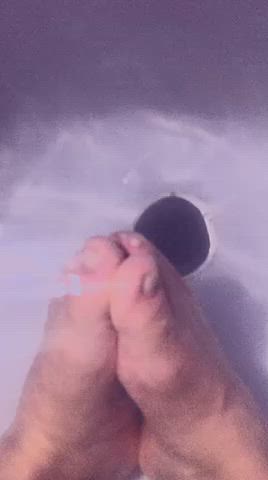 my fingers can be very strong! if you want special feet content... subscribe to my onlyyfans for free! I have a super promotion until Monday : video clip