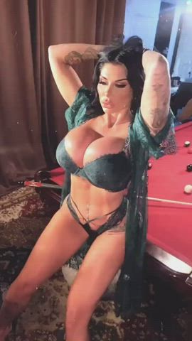 Bimbo queen : video clip