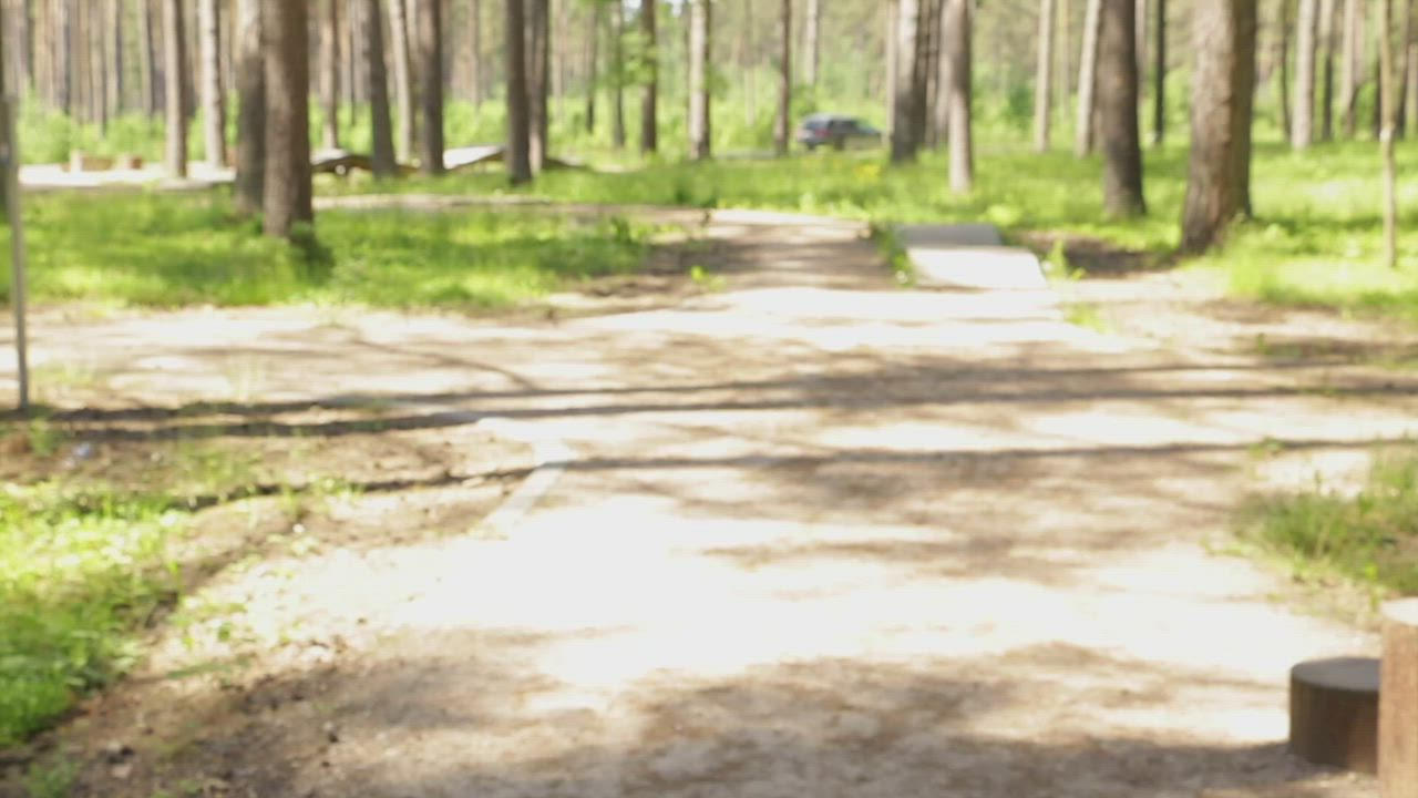 Flashing Titty In The Park : video clip