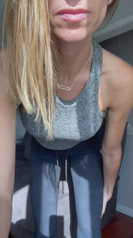 Perfect for tonguing and fucking…..45f : video clip