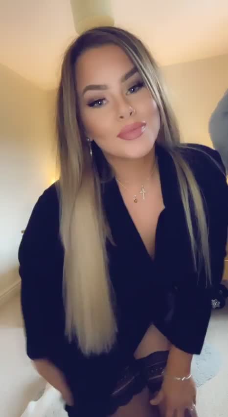 I hope you like whats underneath 😇 : video clip