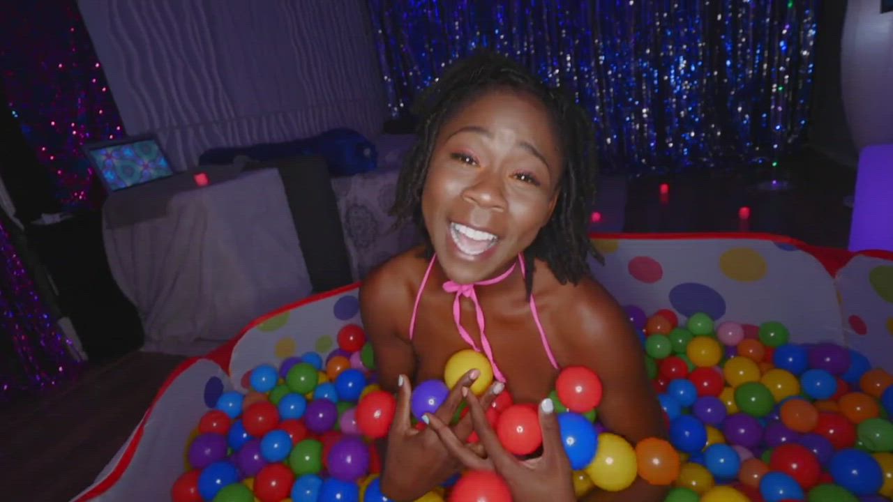 HAZEL GRACE COMPLETE BALL DRAINAGE : video clip