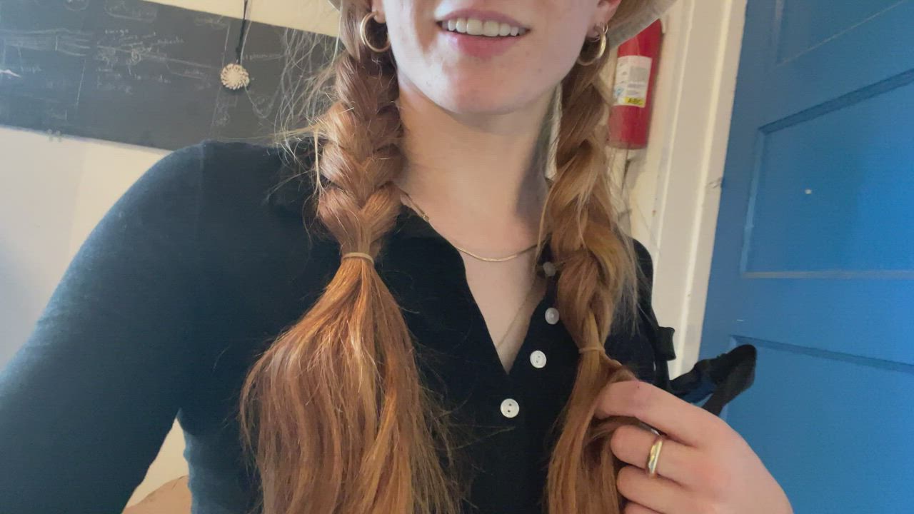 Walked to my date like this the other day, just like a good girl 😇 : video clip
