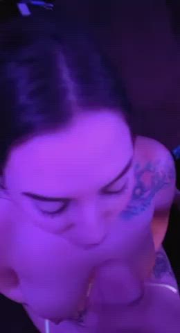 Babe swallows precum and gets glazed : video clip