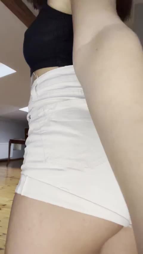 What do you think it tastes like? : video clip