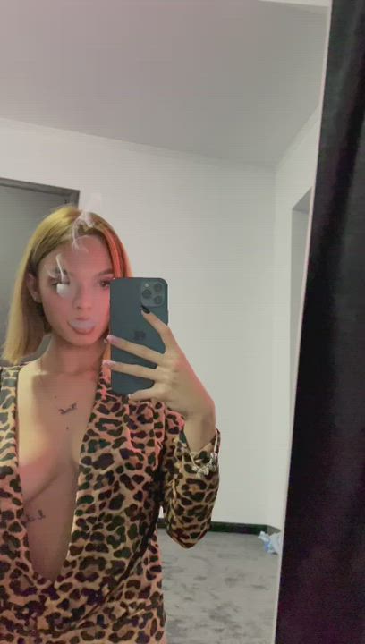 Would you cum on me baby? : video clip