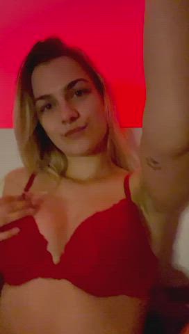I am bored.. who is into having some fun?😏 : video clip