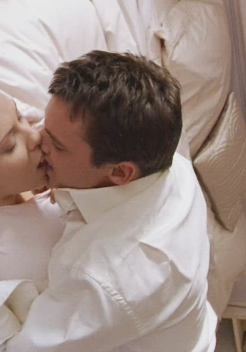 Imagine getting paid to do this with Scarlett Johansson : video clip