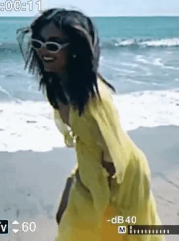 Victoria Justice nipple slip : video clip