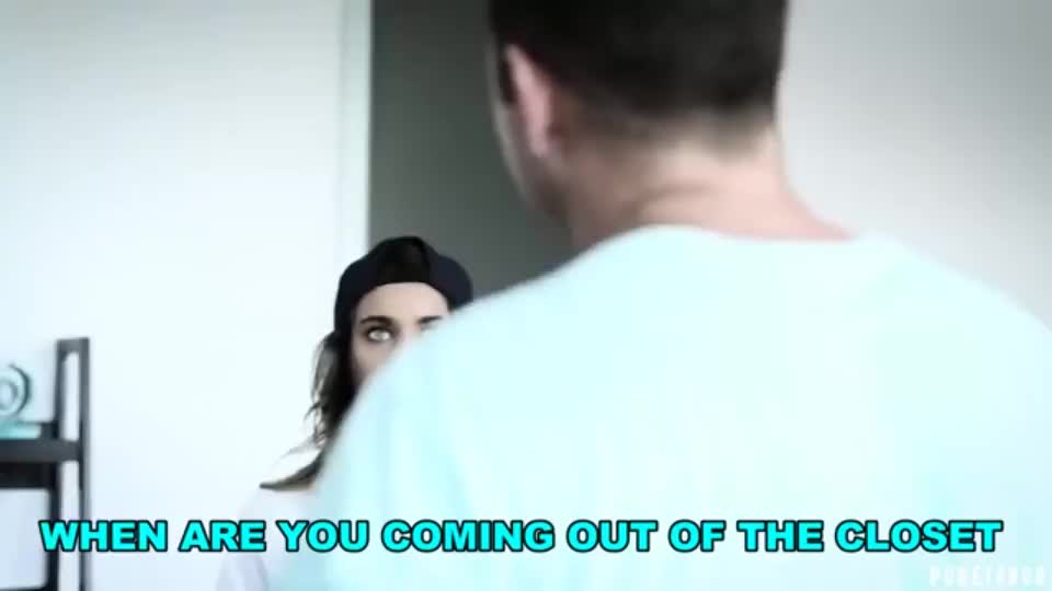 Step Sis Tries To Prove She Is Not Lesbian : video clip