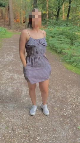 How everyone thinks I go hiking VS a how I really do. [GIF] : video clip