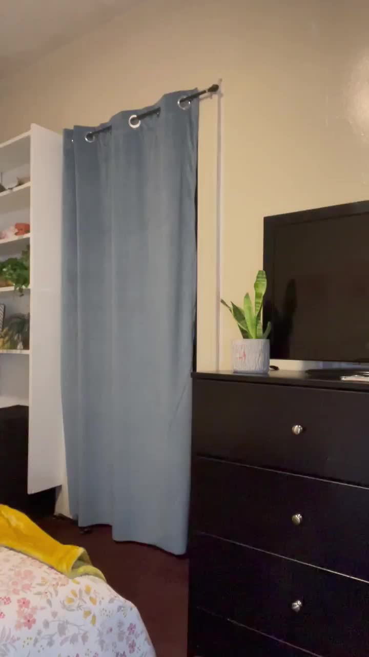 oops, my towel fell : video clip