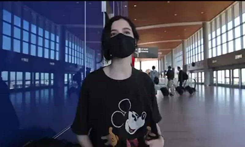 anyone know who the girl is/vid is from? : video clip
