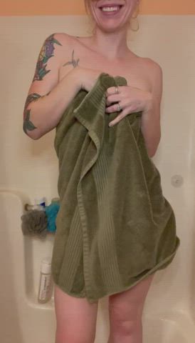 Wet milf at your service! : video clip