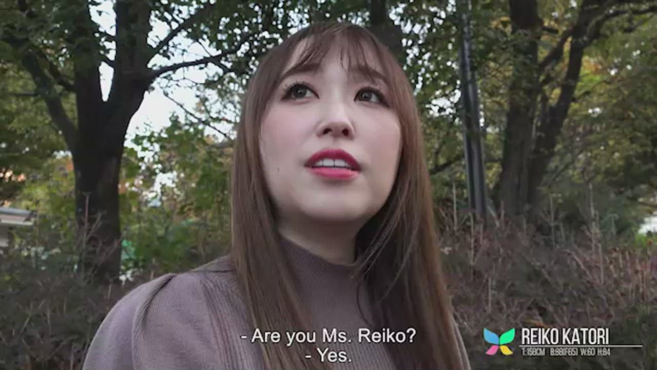 Reiko Katori is back to play with us for a whole afternoon in our hotel room : video clip