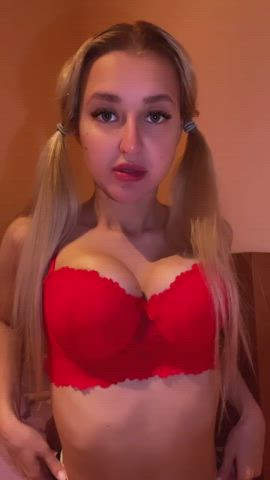 just the cutest ukrainian girl shaking her boobs.. my ex boyfriend said they were too small : video clip