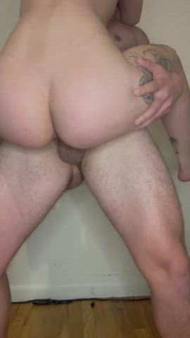 I like being picked up and having my pussy used : video clip