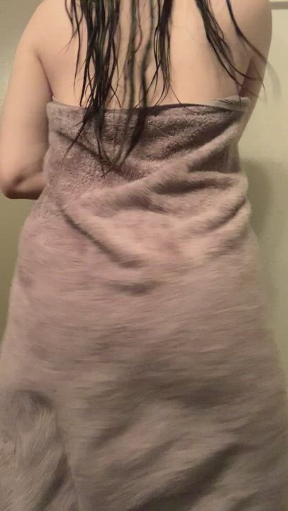 This is how I attract a mate! Is it working on you? : video clip