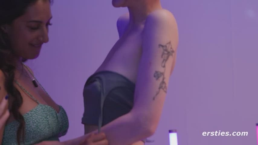 Free the boobies! : video clip