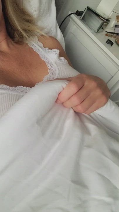(F)(41) titty flash 😍 : video clip
