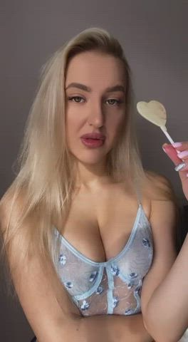 let me suck please.. and u can choose what to suck hehe : video clip