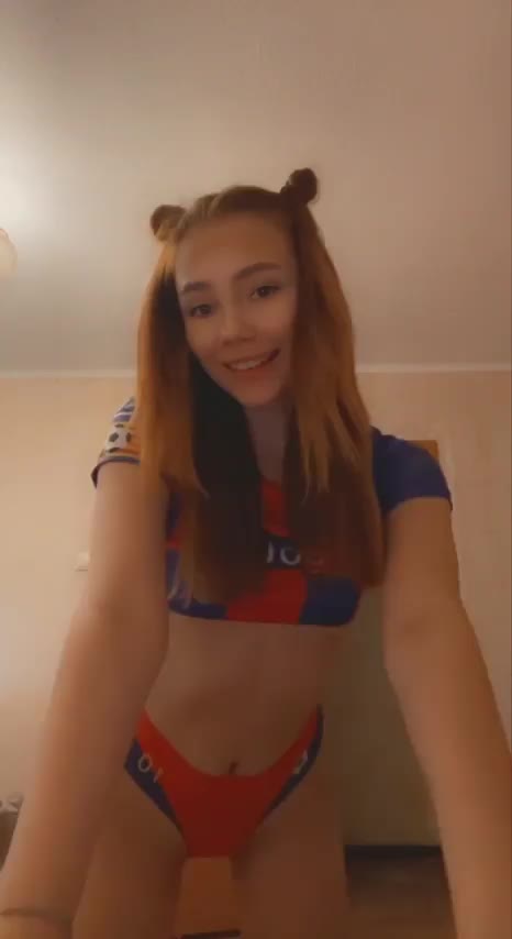 Hi, I'm your new college girl 💕 : video clip