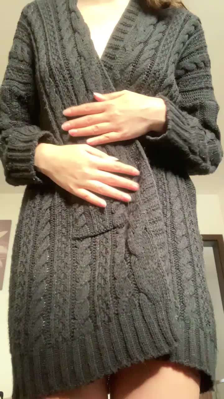 Geeky girls can be also a fap material! : video clip