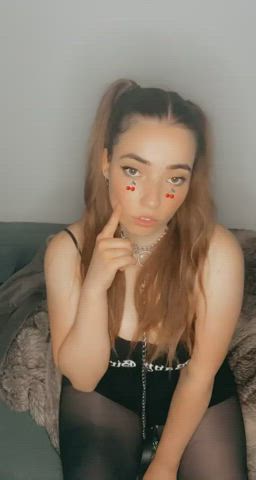 The thicker the thighs, the better the pussy : video clip